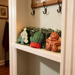 Christmas Candle Gift Box with Tree, Deer & Gingerbread Shapes – Handmade Style - AURISTEN